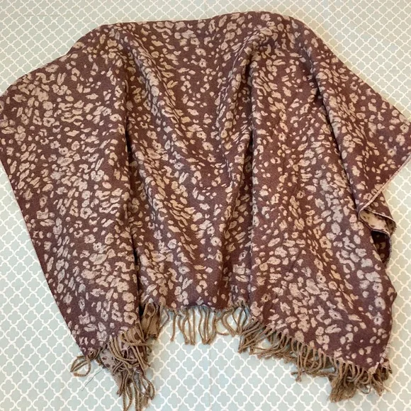Leopard Print Fringe Pashmina Reversible Wrap Poncho - Picture 2 of 8